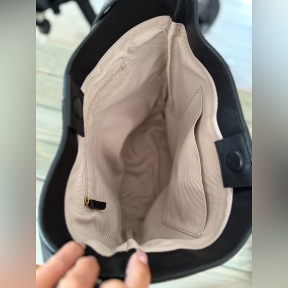 Margot New York Kaye Bucket Bag in Black, Leather, Lg Shoulder Purse Laptop Tote - Picture 9 of 9